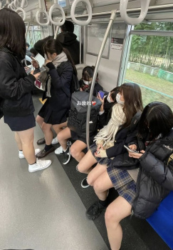 【画像】JKが寒くても生脚にこだわる理由ｗｗｗｗｗｗｗｗｗｗの画像