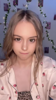 【動画】ウクライナのＪＣ、エッチな身体に成長してしまい罠にハマる…の画像