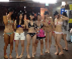 【画像あり】童貞さん、必ず左3の水着JKを選んでしまうｗｗｗｗｗｗｗｗｗｗｗの画像