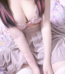 【画像】メンヘラ女だけど胸でかいの普通にコンプレックスなんだけど?の画像