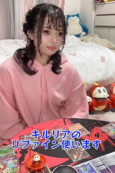 【悲報】ポケカ大会に迷い込んだ女さん、怯えてしまう…の画像