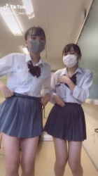 【動画】巨乳JKさん「おっぱい自慢したいなぁ……ひらめいたッ！」の画像