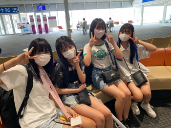 【画像】この女子中学生４人組、生足がエチエチすぎるｗｗｗｗｗｗｗｗｗｗｗの画像