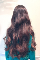 【画像】後ろ姿だけはめちゃくちゃかわいい女子小学生(JS5)の画像