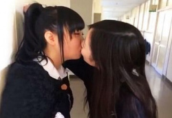 【画像】えちえちJK同士でベロチュー！エッチな悪ノリ最高ｗｗｗｗｗｗの画像