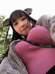 【画像】おっぱいの主張が強い女の子の画像