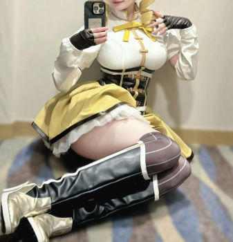 【画像】マネキンにまどマギのマミさんを服着せておっぱい揉める環境作ろうと思うんだけどの画像