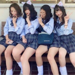 【画像】令和JKさん、ムチムチ太ももを晒すも無事エッチの画像