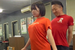 【動画】女子中学生(13)さん、ベンチプレスの指導が違うモノに見えてしまう…の画像