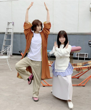 【画像】広瀬すずと橋本環奈さんのスタイルの差がヤバい。。。の画像