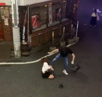 【悲報】メンヘラまんさん、コアラになるwwtwwtwwtwwtwwtwwtwwの画像