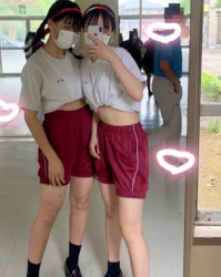 【画像】体育祭ＪＫのこういうジャージの着崩しがえっちいwwwwwwwwwwwwwwwwwの画像