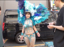 【動画】浅草サンバカーニバルにドスケベお姉さんがいるｗｗｗｗｗｗｗｗの画像