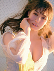 【画像あり】トラウデン直美「初グラビアです。ぜひ見てね」ﾊﾟｼｬｯ  ガルちゃん民「……?」の画像