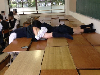 【画像】女の子のプリケツ枕で寝たことない雑魚おりゅ？ｗｗｗｗｗｗｗの画像