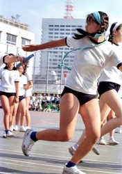 【画像】昭和の体操着だったブルマってエロくね？の画像