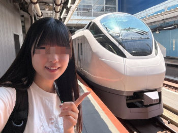 【悲報】撮り鉄男さん、同一趣味の女子にすら拒絶されるの画像