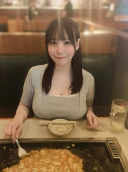【画像】めちゃくちゃおっぱいアピールしてくる地方女子アナが発見されるの画像