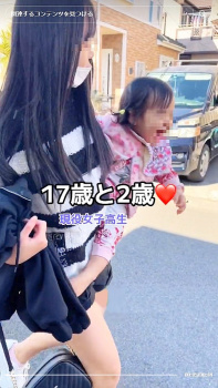 【画像】現役女子高生さん、赤ちゃんにおっぱいを飲ませてあげるｗｗｗｗｗの画像
