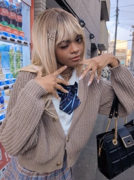 【画像】黒人の女の子「日本人は私にかわいいは正義ってよく言います?ありがとうございます～?」の画像