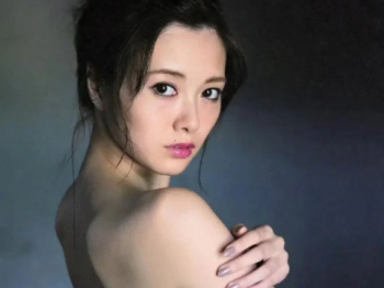 白石麻衣さん画像集407枚【セミヌード】の画像