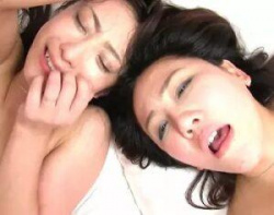 仲良しおばさんをナンパして4P激ハメセックスの画像