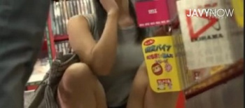 【美少女SEX動画】「や、やだ…奥まで届いちゃうぅ…！」ふんわりとした顔をした美少女が騎乗位で強引に滑り込まれ絶頂の嵐！の画像