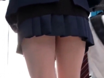 【MM号】女子校生がカップルで彼氏のチンポ当てゲームに挑戦！失敗したらNTRセックス！マジックミラー越しの彼の前で寝取られ絶頂の画像