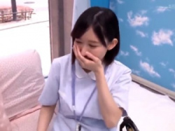 たわわな胸の巨乳ナースさんに童貞君のオナニーのお手伝いして授乳手コキしてもらう！ナース服の看護師さんが筆おろしして中出しの画像