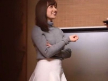 「おばさんと一緒に温泉入る？♡」温泉旅館で出会った大学生と不倫する人妻！旅行先で大学生とママ友グループが王様ゲームで盛り上がり…の画像