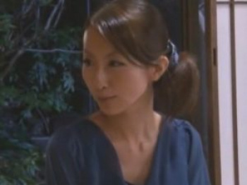 【デリバリーお母さん】旅館に派遣されてきた優しい美魔女ママが日々の疲れを癒してくれる！年上の大人のお母さんに甘える！の画像
