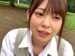 《新感覚！素人ナンパ》パパ活中のツンデレ貧乳美女JKが欲求不満で爆発！ねっとりじゅぽフェラ＆エロコス着用でカチカチチンポを膣奥にめりこみ、中出し悶絶絶頂！の画像