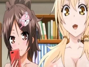 爆乳女子高生たちが幼児のペニスを足裏マッサージ！快感に喜ぶ姿を見てますます激しくなる淫乱お姉さんたち！の画像