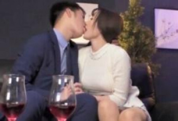 同窓会不倫~巨乳が魅力的な人妻がマサカ愛しい夫を裏切るなんて…の画像