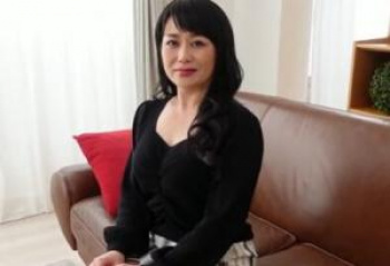 五十路熟女~性行為したいけど相手が居ない美人妻が大胆な決意をするの画像