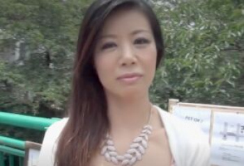 【美熟女ハメ撮り】長身でスタイルが良い奥さんが浮気する生々しい映像の画像