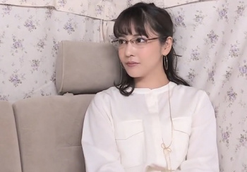 【ナンパ】メガネ美人の素人美魔女・美熟女おばさんを車内で楽しむ♡の画像