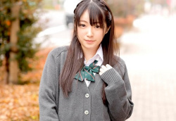 【ナンパ】下着チェック中に可愛い美乳ロリを乳揉みしてセックス!の画像