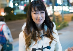 【若作り・美魔女】「え、今から?w」帰宅途中のスレンダー巨乳おっぱいの美人な人妻熟女を口説いてお宅にお邪魔して膣内射精wの画像