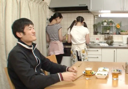 【入れ替え】「ほ、本当にするの!?」義母・嫁・義父が入り乱れて夫婦入れ替えSEX!スレンダー巨乳おっぱい美魔女おばさん!の画像