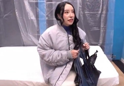 【連続射精・中出し】「いぐっ♡ぎもぢぃ♡」脱ぐと凄い！買い物帰りのスレンダー爆乳人妻をナンパして素股ほろ酔いHの画像