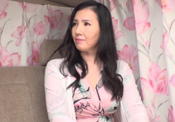 【熟女ナンパ】「あぁぁ♡気持ちぃ♡」脱ぐと凄い！巨乳おっぱいのムチムチ太ももがエロすぎる素人人妻・美魔女おばさんを口説く！の画像