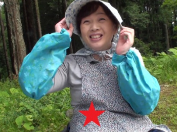【完熟素人】 長閑な田舎にて。訛りある穏やかな熟女を森に連れ込み野外SEX！の画像