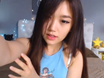 【ライチャ素人】 詳細を是が非でも知りたくなる、激カワ女子のちょいエロ配信♪の画像