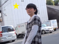 【素人 必見】 信じられないことに…今からこんな幼い地味子ちゃんが…街中で露出オナニー！の画像