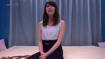 [スレンダー]あなたの手がたまらない…！美乳と美尻のなお姉さんが悪徳なマッサージ師で気持ちよくなりセックス！内川桂帆性感をの画像