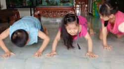 【youtube】女子小学生の腕立て伏せの画像