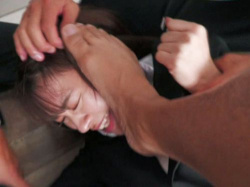 【東條なつ】ヤバいやつ！就活性のスレンダー美少女を押し込み中出し輪姦レイプで犯す一部終始映像！の画像