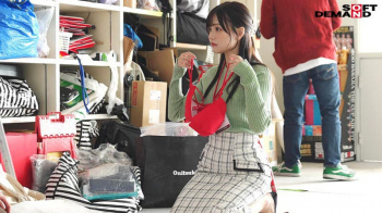本格派デビュー?となる美少女SOD女子社員｢松永あかり｣の初絡みとプライベートハメ撮りの画像