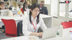 超絶美人なSOD女子社員の秘書『守屋よしの』･･･イキ顔とエロスタイルを初披露するの画像